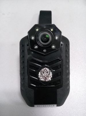 老款警察用的记录仪(警用记录仪普通人可以用吗)-图3 老款警察用的记录仪(警用记录仪普通人可以用吗)-图3