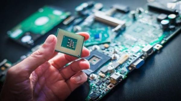 为什么用半导体做芯片（半导体为什么可以做芯片）